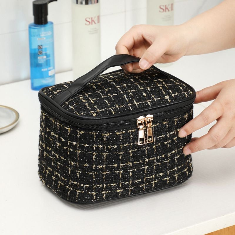 Cosmetic bag
